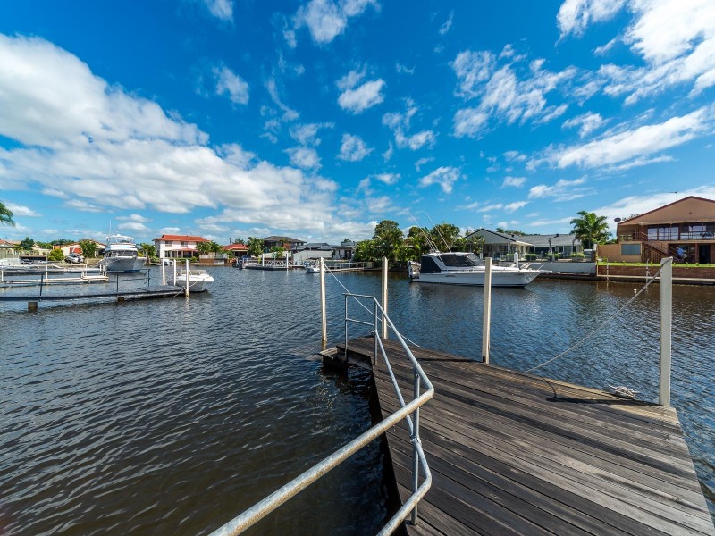 16 Walter Raleigh Crescent, Hollywell QLD 4216