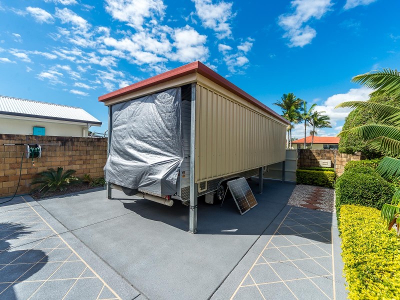16 Walter Raleigh Crescent, Hollywell QLD 4216