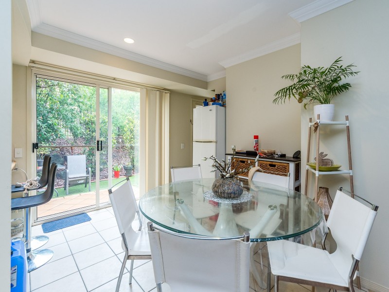 8/433 Brisbane Road, Coombabah QLD 4216