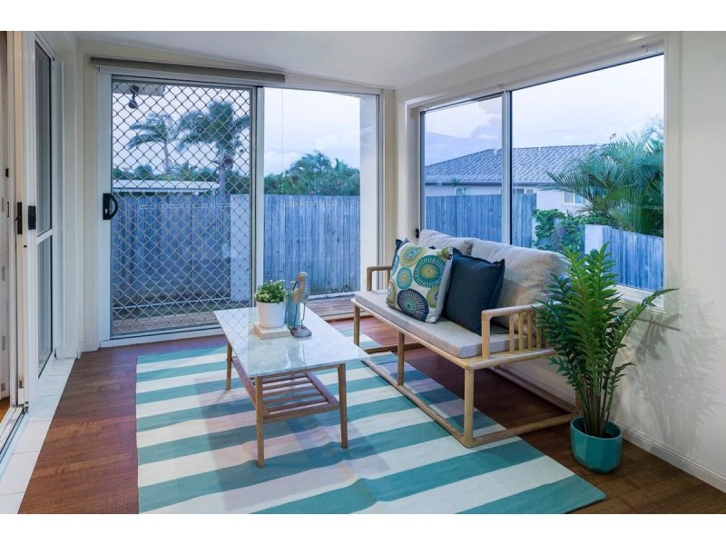 22 Carrumbella Drive, Arundel QLD 4214