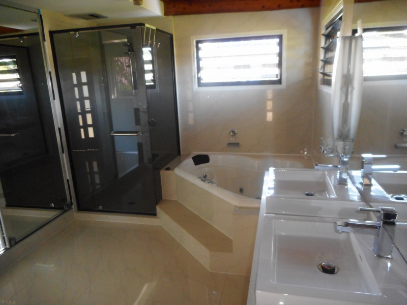 13 Langer Place, Arundel QLD 4214