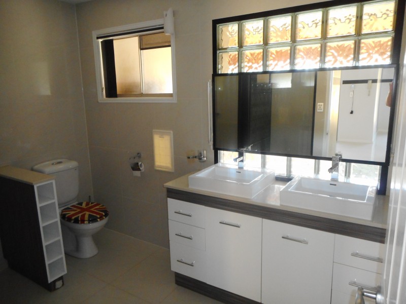 13 Langer Place, Arundel QLD 4214