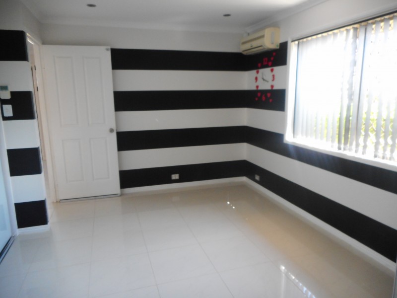 13 Langer Place, Arundel QLD 4214