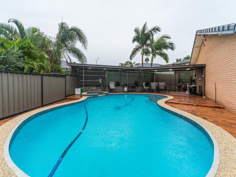 9 Eildon Place, Helensvale QLD 4212