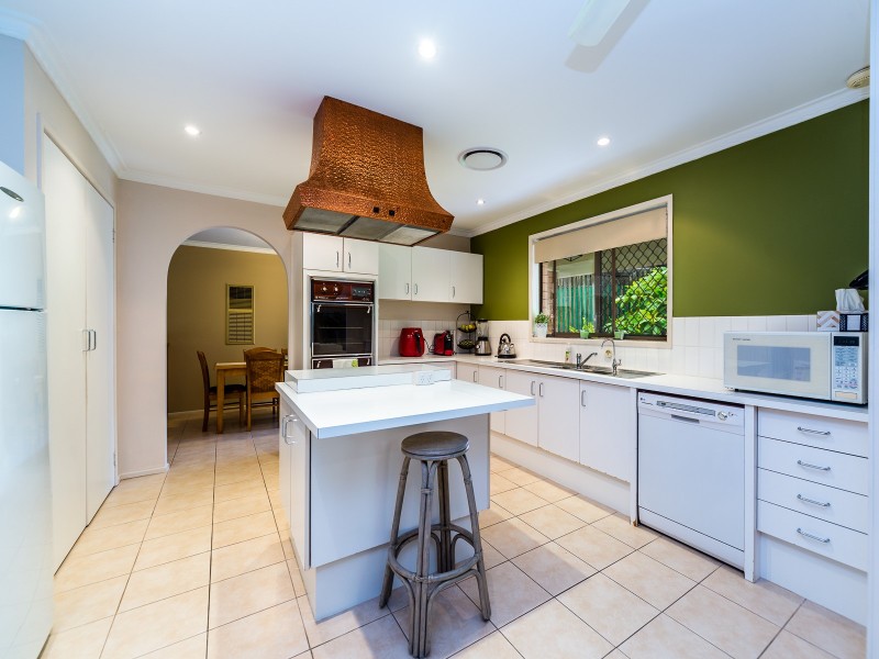 9 Eildon Place, Helensvale QLD 4212