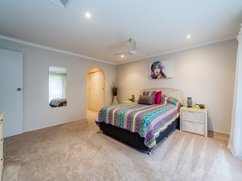 9 Eildon Place, Helensvale QLD 4212