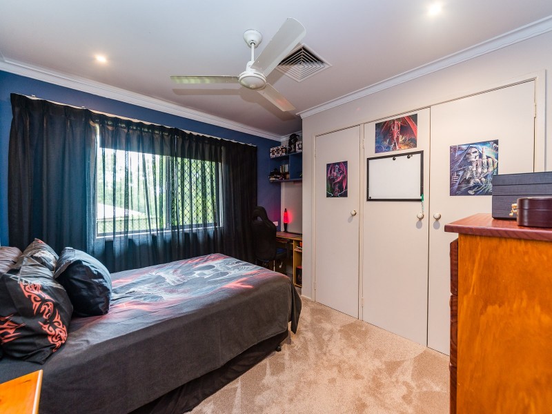 9 Eildon Place, Helensvale QLD 4212