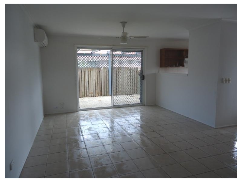 2/137 Central Street, Labrador QLD 4215