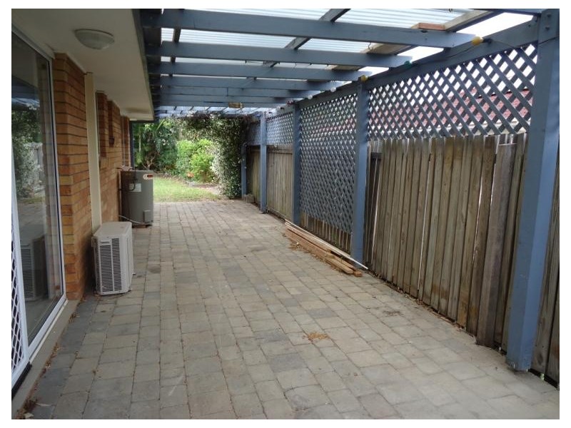 2/137 Central Street, Labrador QLD 4215