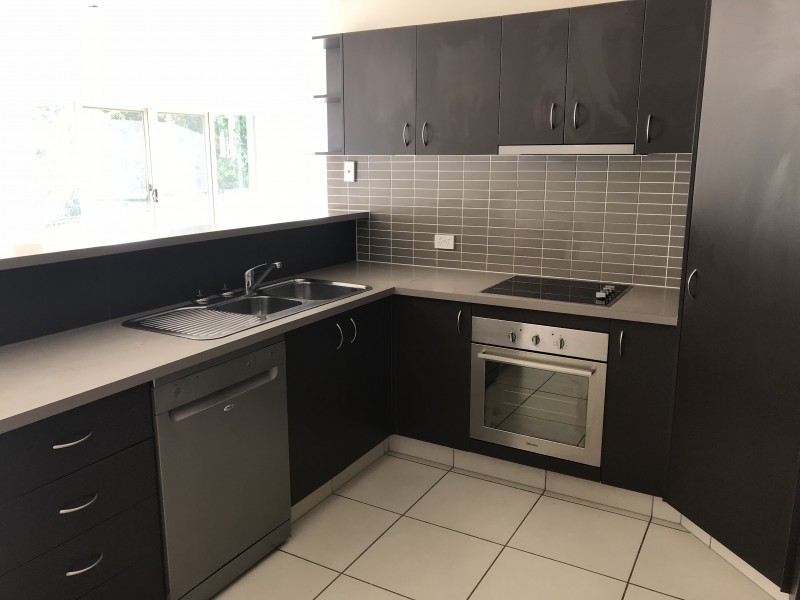 8 Alford Lane, Pacific Pines QLD 4211