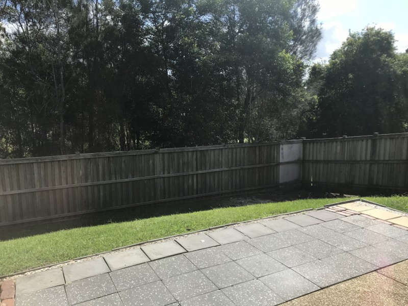 8 Alford Lane, Pacific Pines QLD 4211