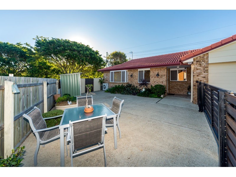 1/13 Jannie Court, Labrador QLD 4215
