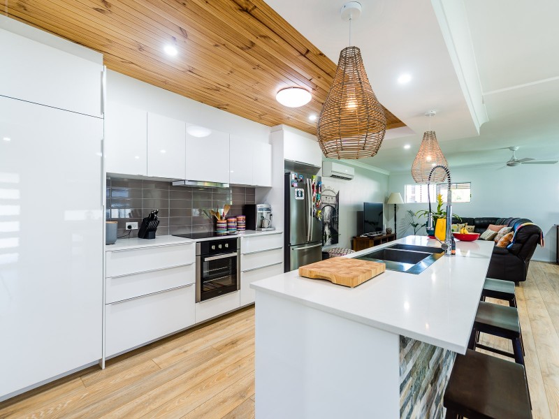 7 Flinders Court, Paradise Point QLD 4216