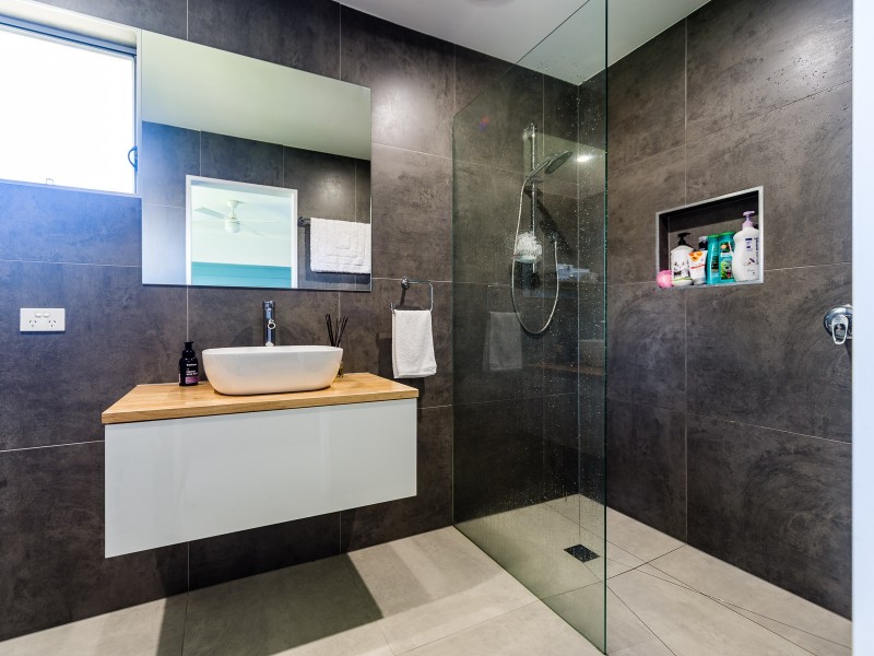 7 Flinders Court, Paradise Point QLD 4216