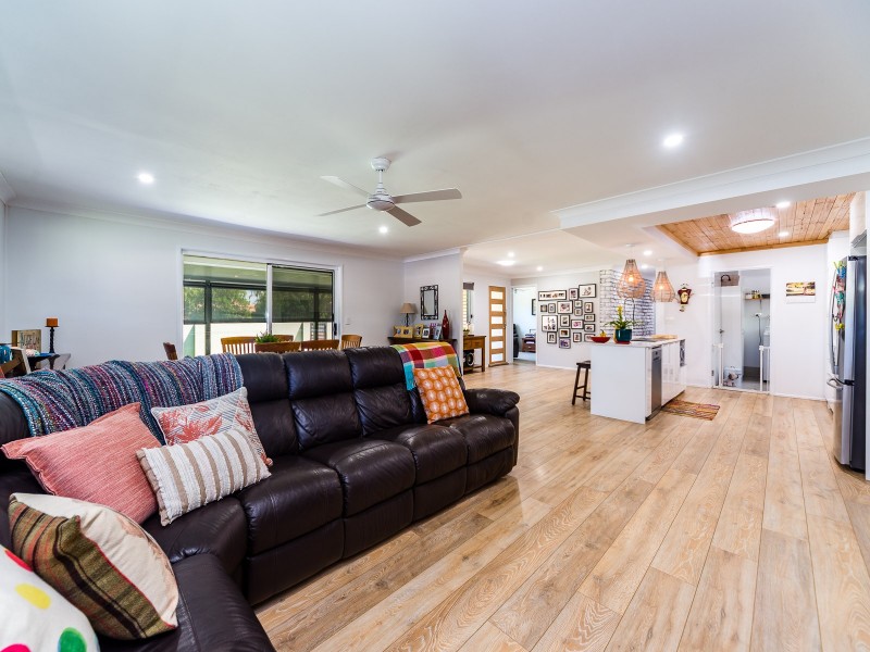 7 Flinders Court, Paradise Point QLD 4216