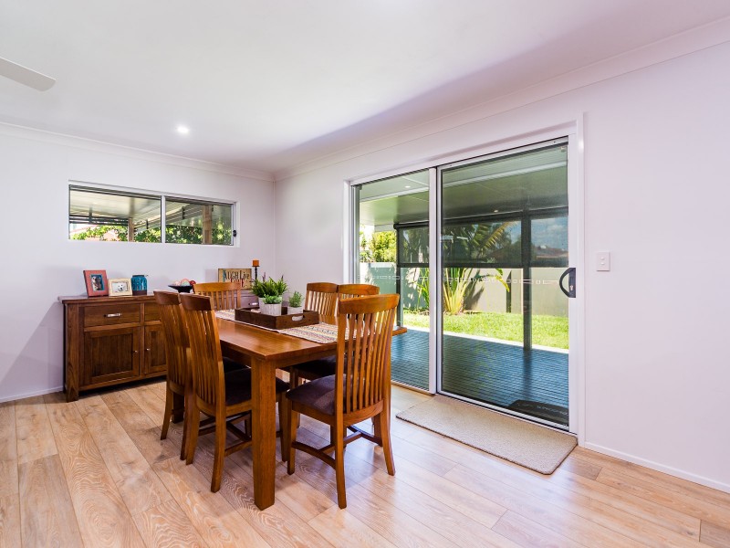 7 Flinders Court, Paradise Point QLD 4216