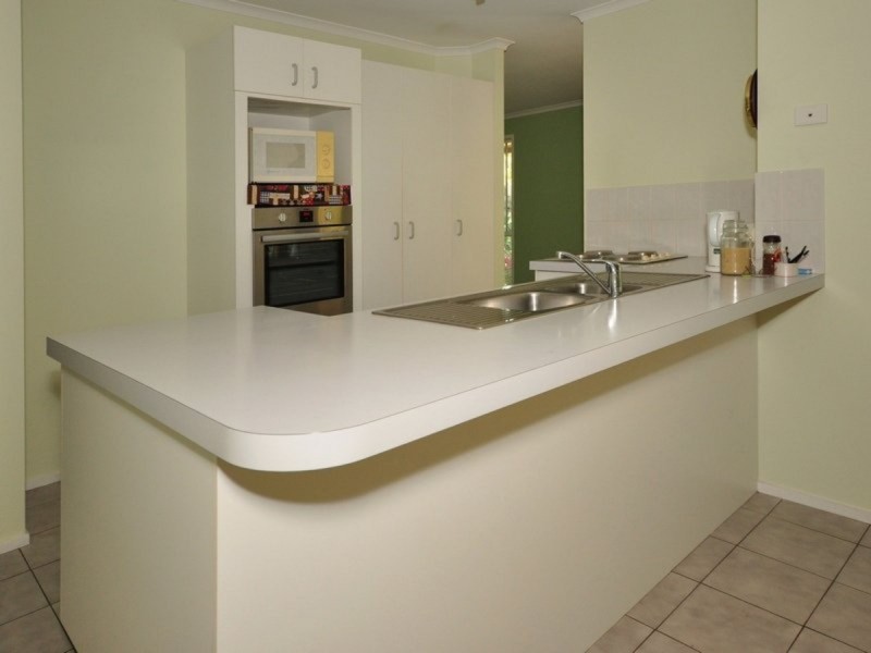 6 Penrith Court, Helensvale QLD 4212