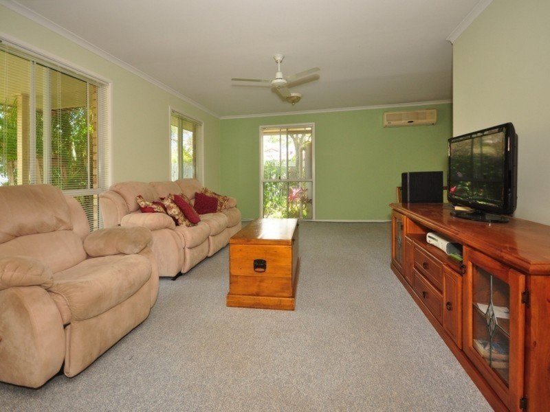 6 Penrith Court, Helensvale QLD 4212