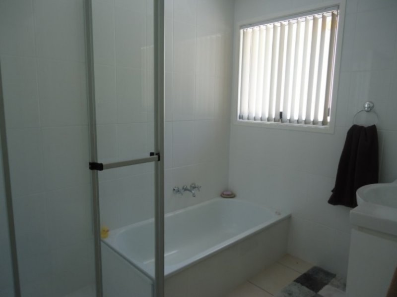 6 Penrith Court, Helensvale QLD 4212