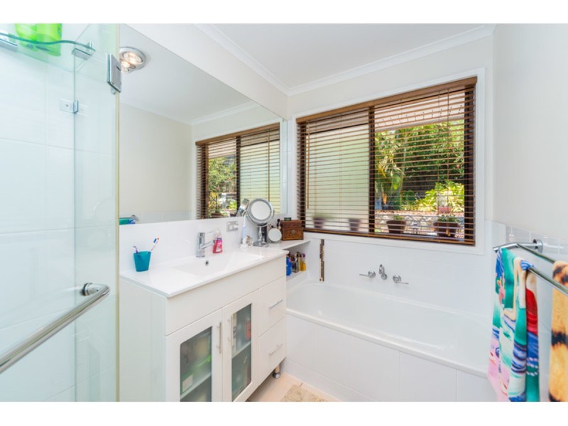 4 Atherton Court, Helensvale QLD 4212