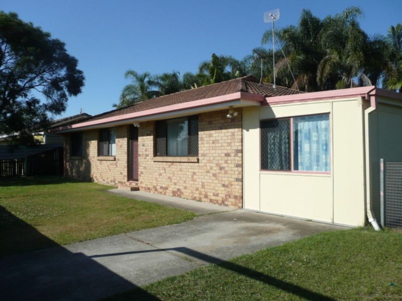 137 Kumbari Avenue, Labrador QLD 4215