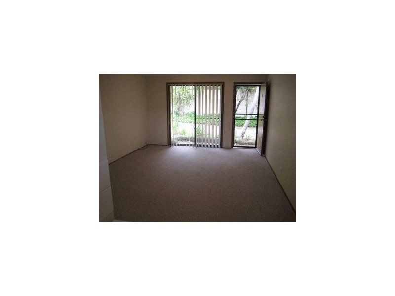 1/283 Government Road, Labrador QLD 4215