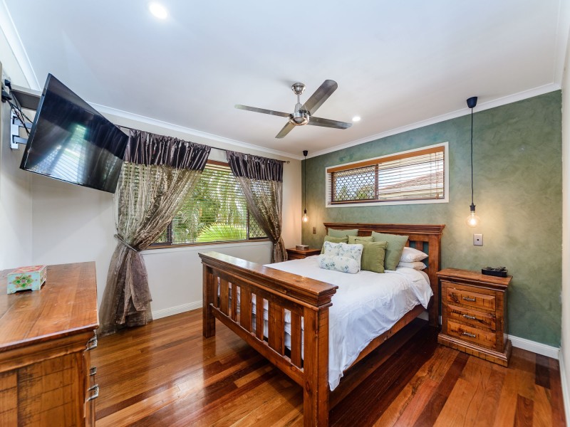12 Hansford Road, Coombabah QLD 4216
