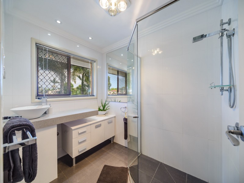 12 Hansford Road, Coombabah QLD 4216