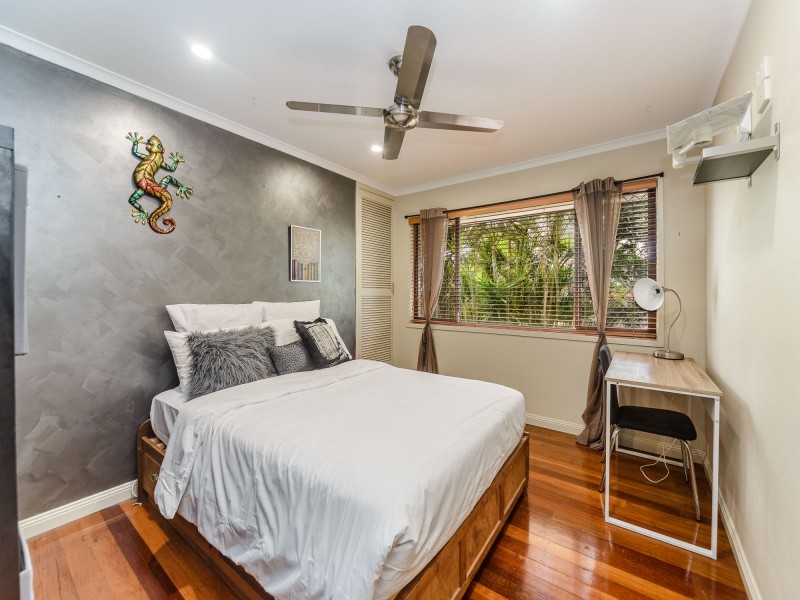 12 Hansford Road, Coombabah QLD 4216