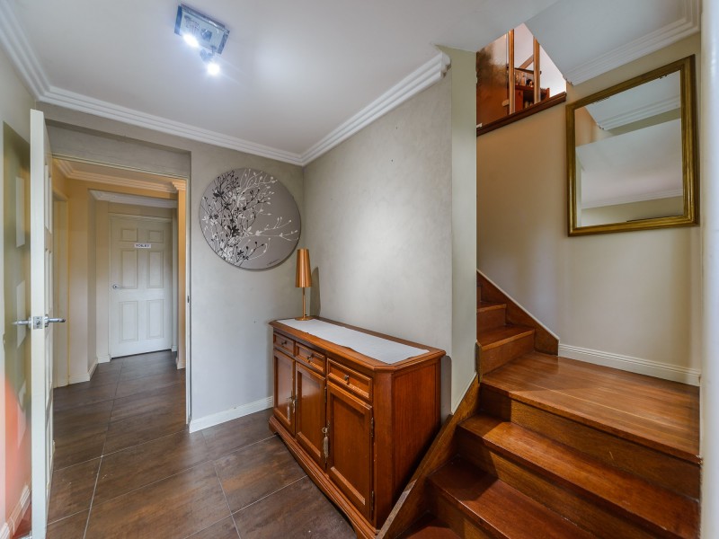 12 Hansford Road, Coombabah QLD 4216