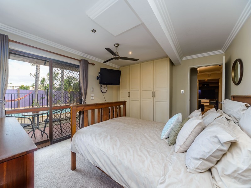 12 Hansford Road, Coombabah QLD 4216