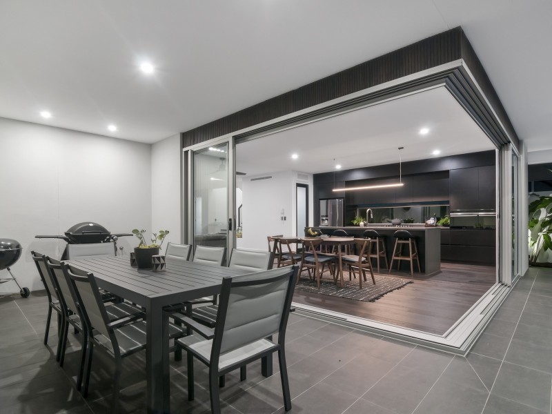 7826 Pavilions Close, Hope Island QLD 4212