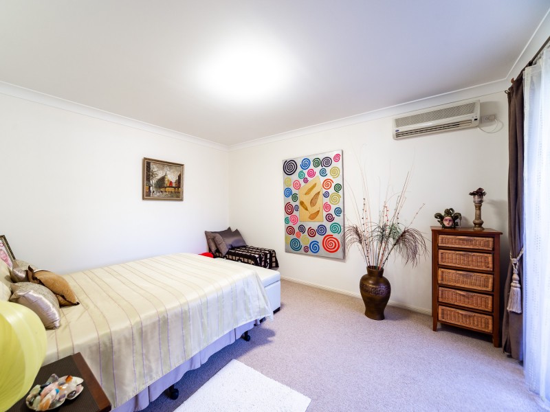 1/6 Annette Court, Labrador QLD 4215