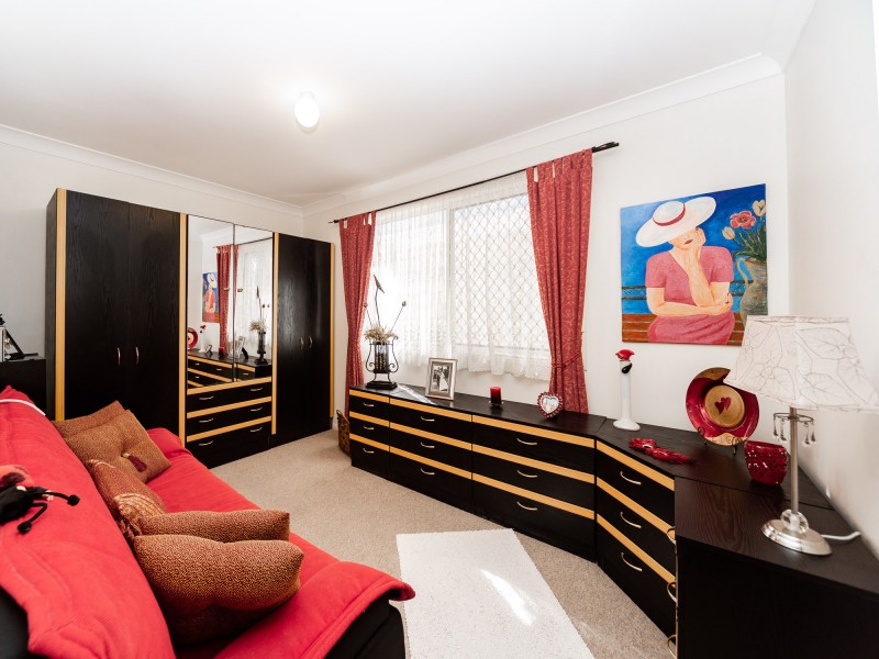 1/6 Annette Court, Labrador QLD 4215