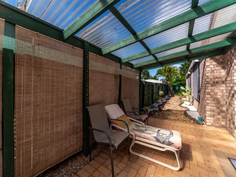 1/6 Annette Court, Labrador QLD 4215