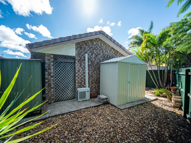 1/6 Annette Court, Labrador QLD 4215