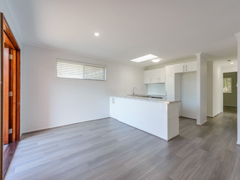 5/8 Woodgate Place, Paradise Point QLD 4216