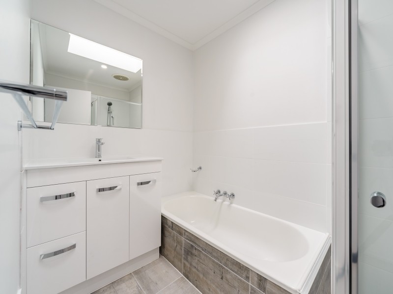 5/8 Woodgate Place, Paradise Point QLD 4216