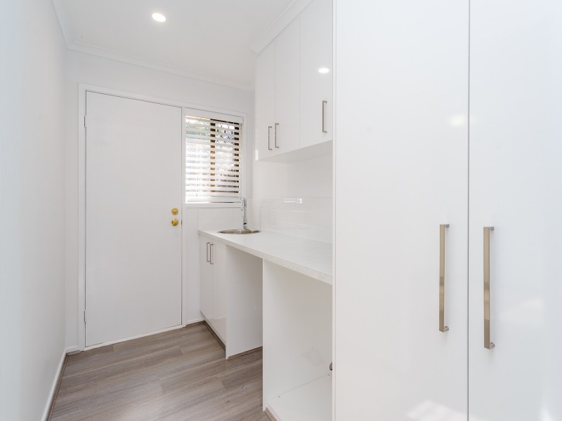 5/8 Woodgate Place, Paradise Point QLD 4216