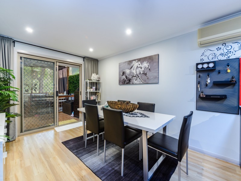 2/82 Kangaroo Avenue, Coombabah QLD 4216