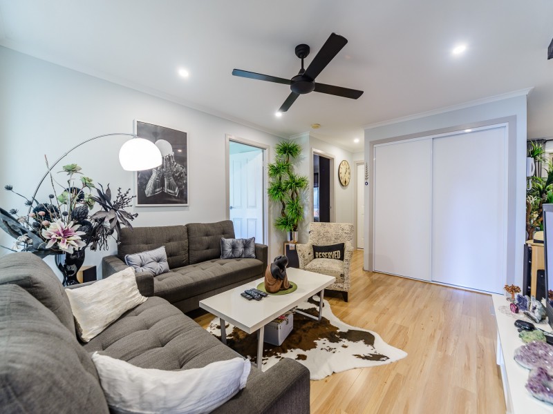 2/82 Kangaroo Avenue, Coombabah QLD 4216