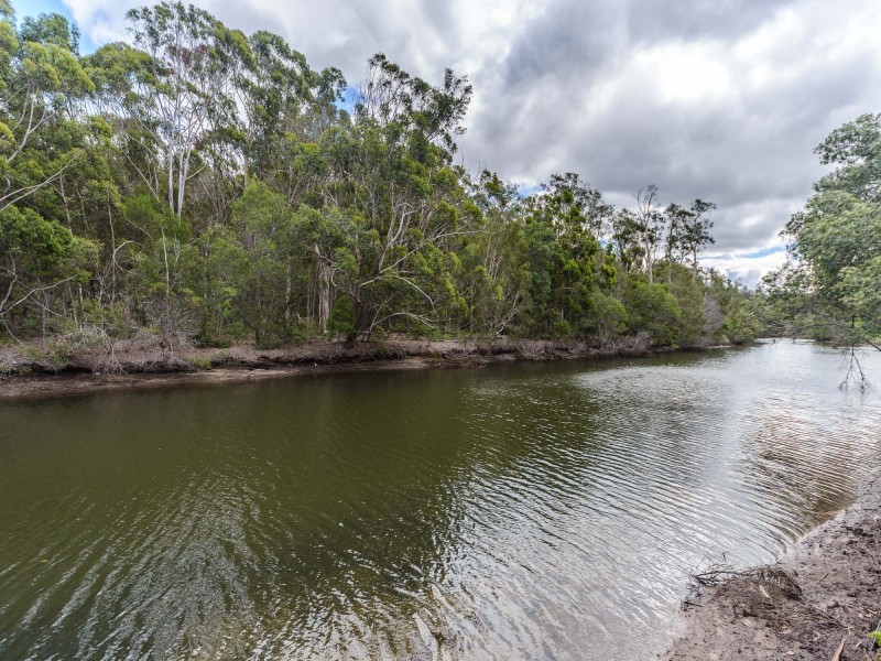 2/82 Kangaroo Avenue, Coombabah QLD 4216