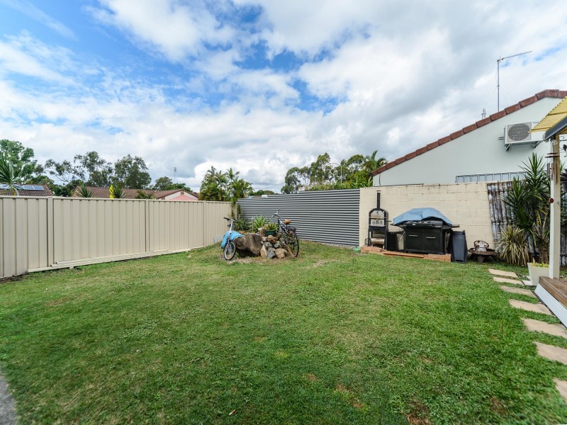 2/82 Kangaroo Avenue, Coombabah QLD 4216