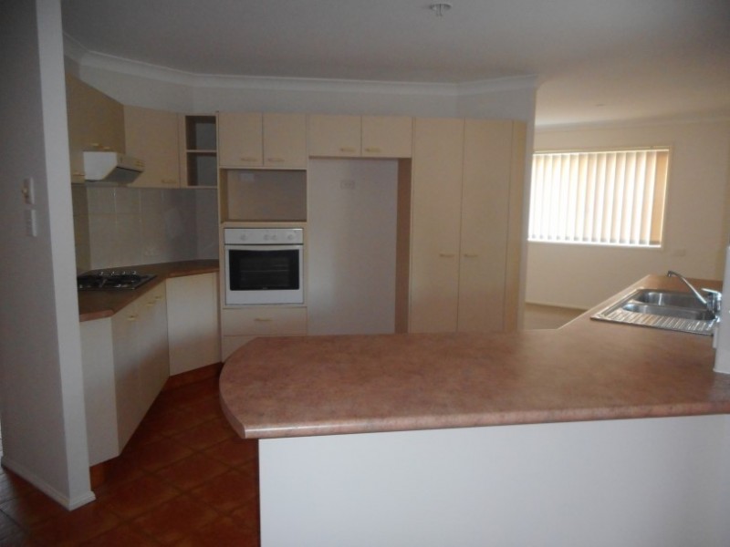 7 Howland Circuit, Pacific Pines QLD 4211