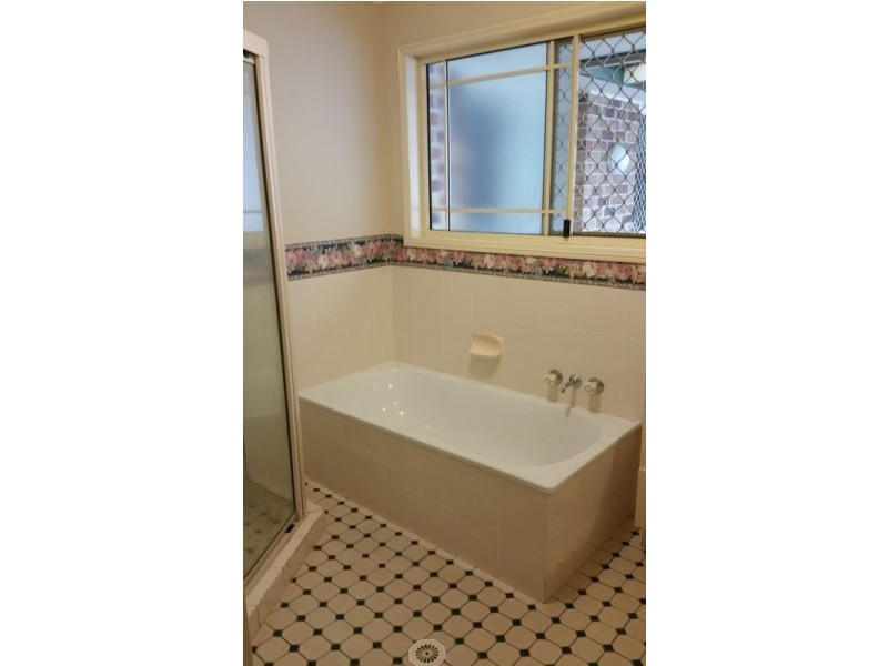 12 Castle Rock Street, Parkwood QLD 4214