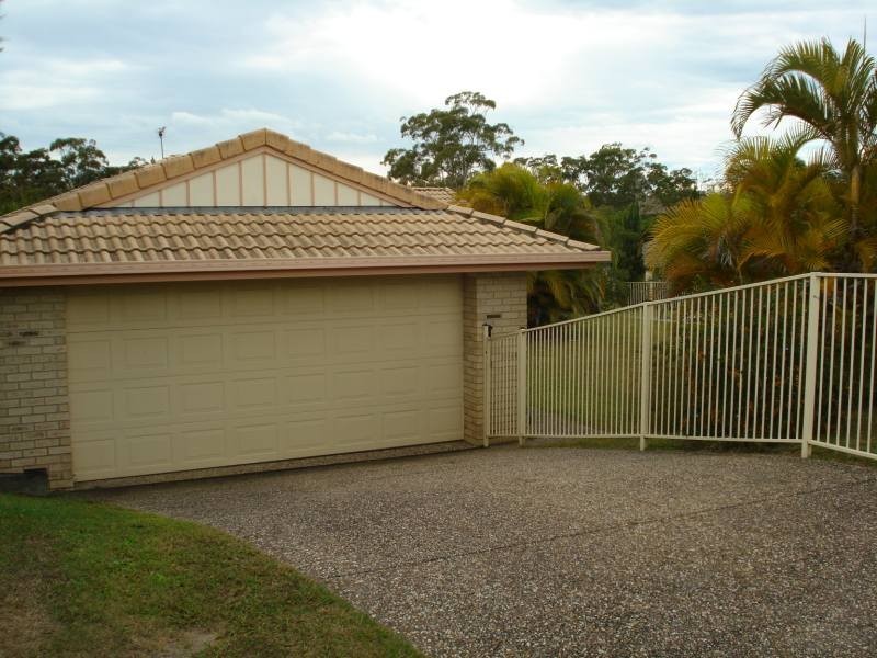 1 Oak Hill Crescent, Parkwood QLD 4214