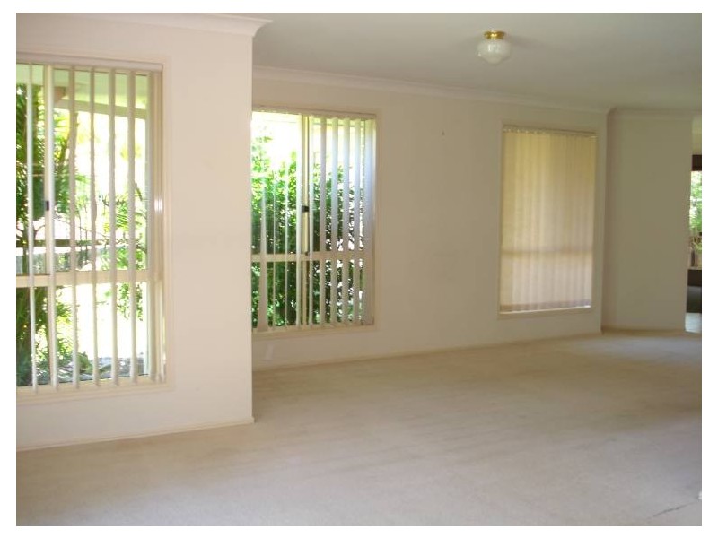 1 Oak Hill Crescent, Parkwood QLD 4214