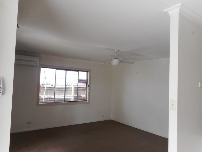 42 Errol Avenue, Paradise Point QLD 4216