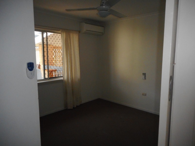 42 Errol Avenue, Paradise Point QLD 4216