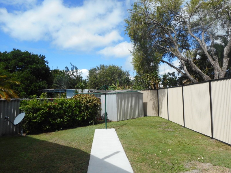 42 Errol Avenue, Paradise Point QLD 4216